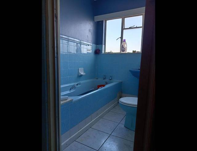 4 BEDROOM HOUSE FOR SALE IN WESTDENE